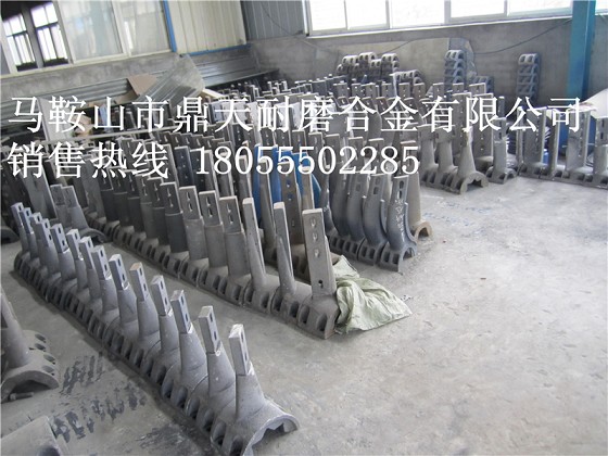 德陽(yáng)祥龍2000水泥攪拌機(jī)弧襯板、德陽(yáng)祥龍側(cè)刮刀、攪拌臂供貨商
