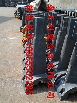 南方路機2000D1攪拌配件生產(chǎn)廠家，特高鉻葉片、口襯板、攪拌臂廠